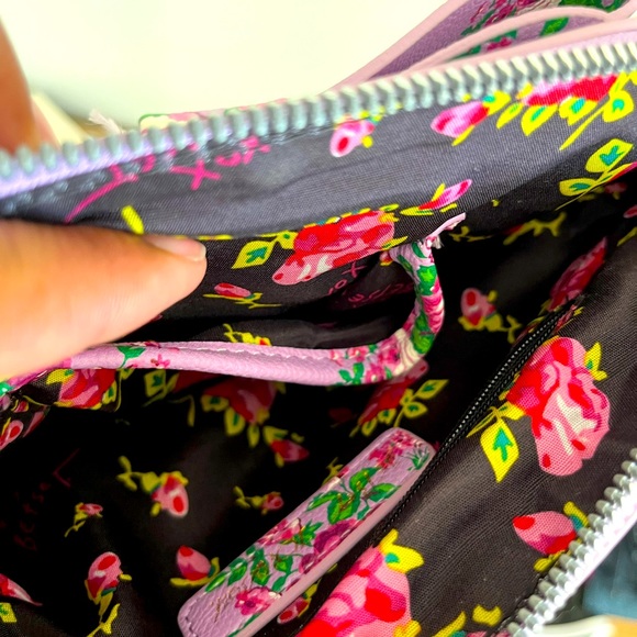 Eccentric Betsey Johnson roses purse - Picture 5 of 5